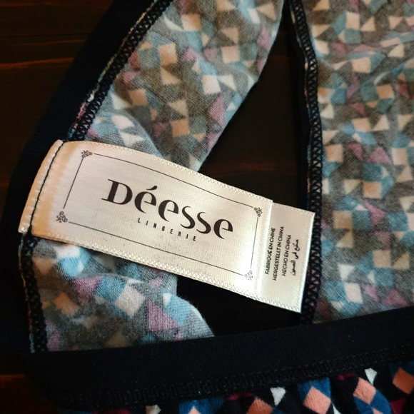 NWOT Déesse Thongs (Penn) - Picture 9 of 10